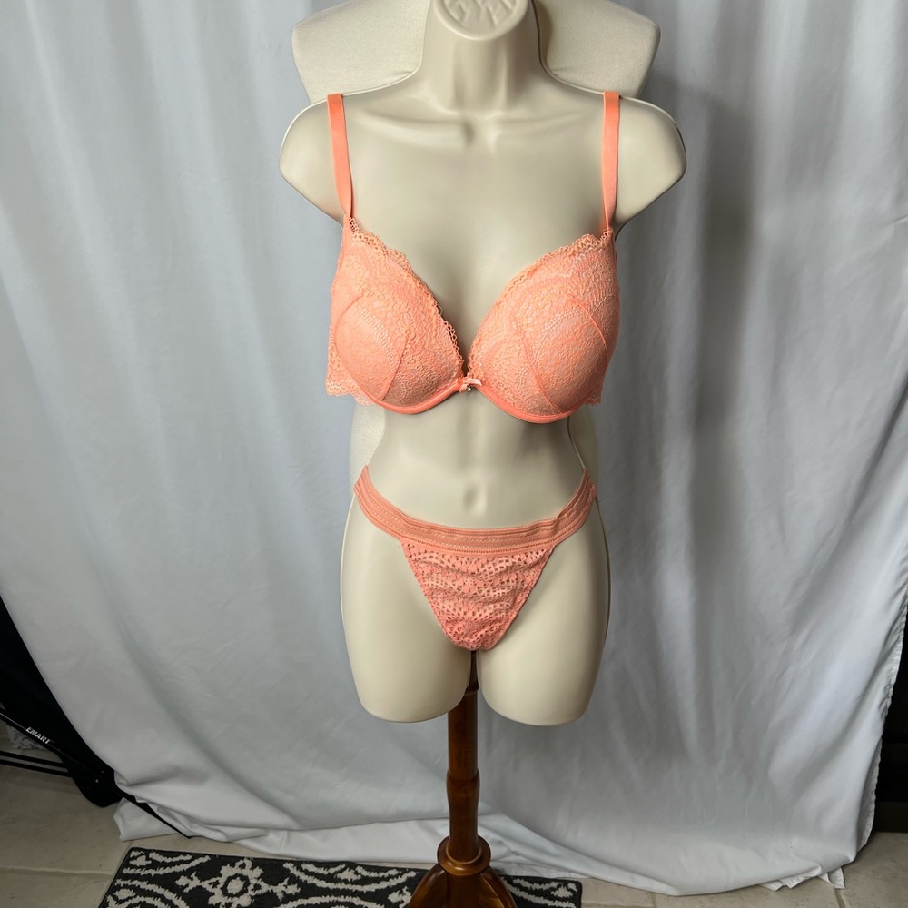 🍑 Victoria’s Secret Neon Coral Lace Lingerie Set (36DD + M) 🍑 - Picture 2 of 11
